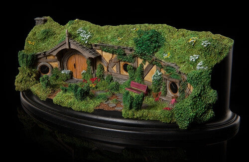 WETA Workshop Polystone - The Great Garden Smial Hobbit Hole